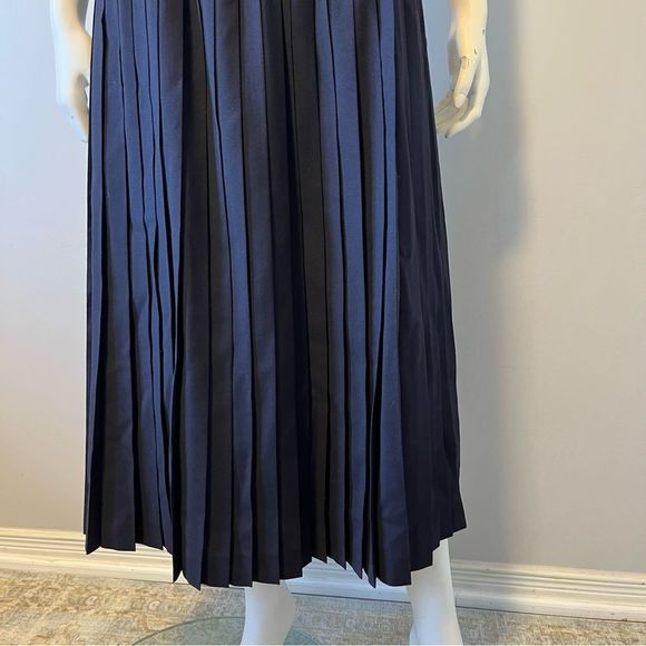 Vintage Pleated 100% Virgin Wool Midi Skirt Fully Lined Medium size Navy blue - Picture 4 of 6